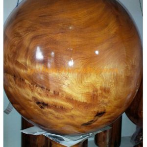 Quả cầu phong thủy gỗ bách xanh